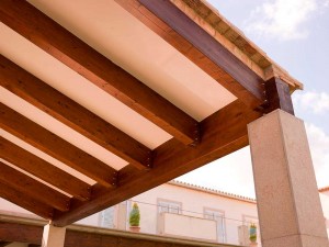 Vigas de madera con anclaje oculto